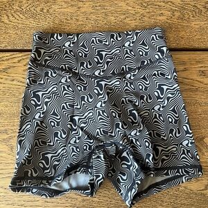 Balance athletics ascend shorts, size xs, black pattern